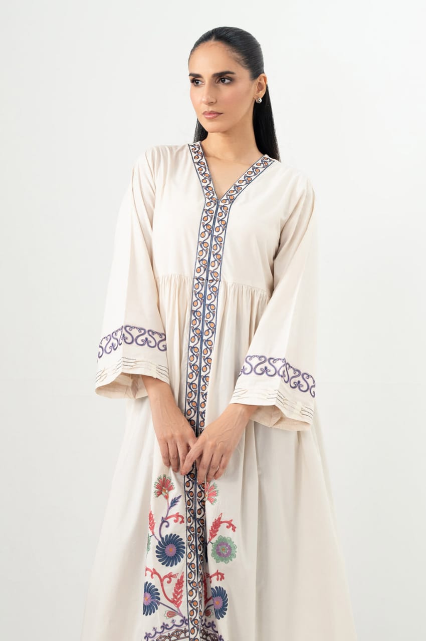 ZEEN 1 PIECE EMBROIDERED SHIRT MODEL WEAR