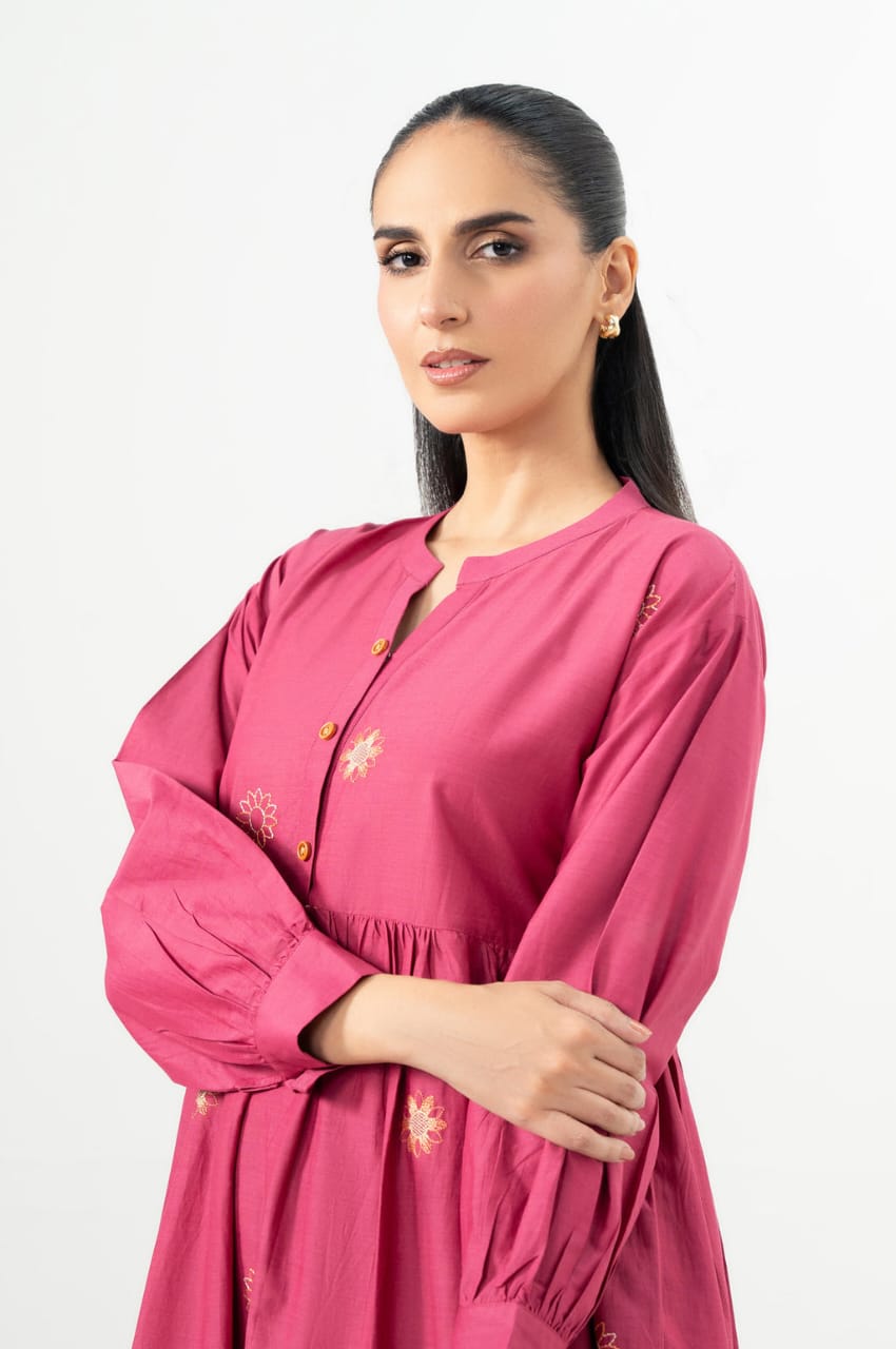 ZEEN 1 PIECE EMBROIDERED SHIRT MODEL WEAR