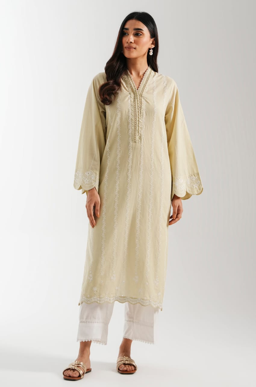 ZEEN 2 PIECE EMBROIDERED SUIT MODEL WEAR