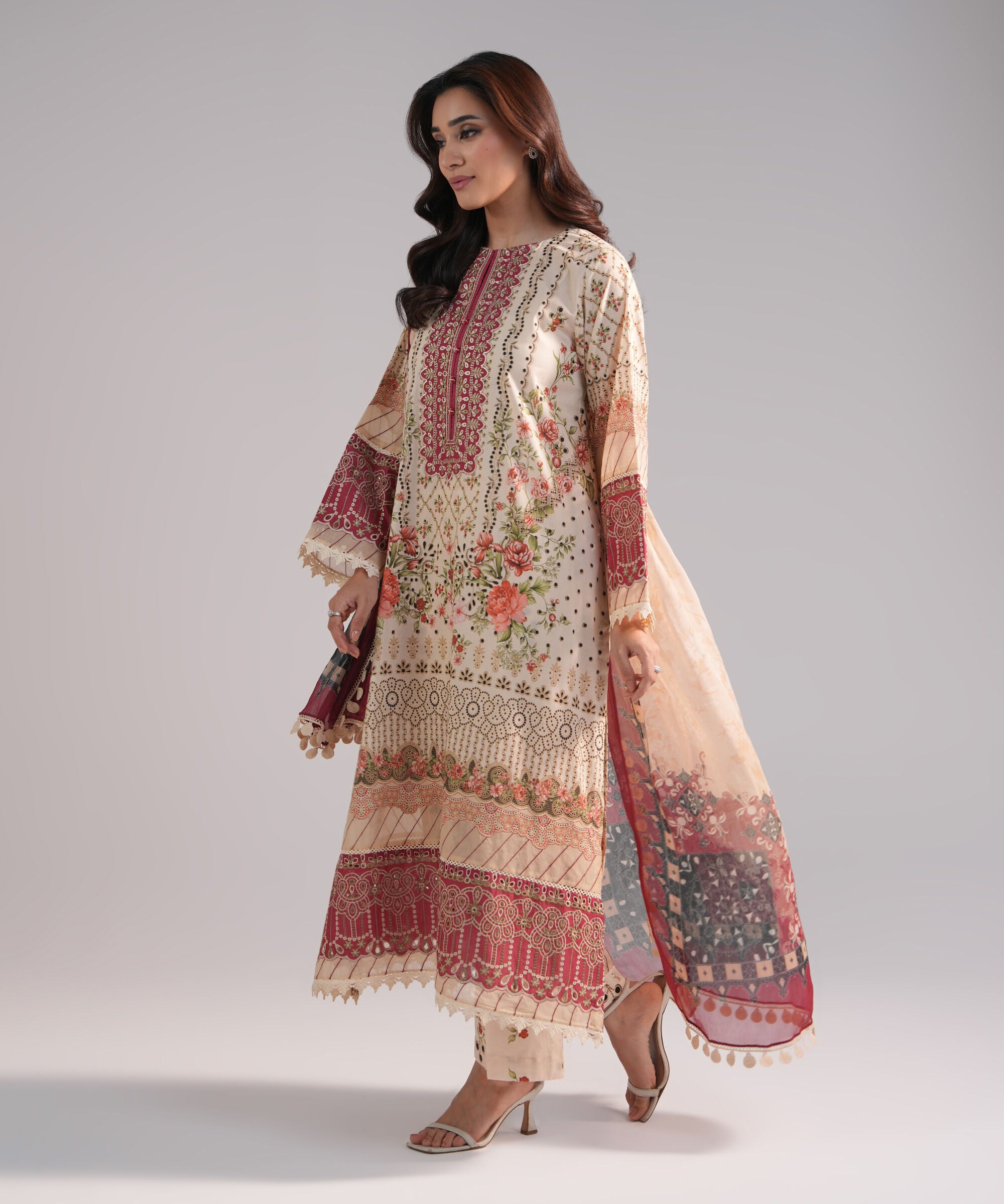 Sapphire 3 Piece Embroidered Suit Lawn