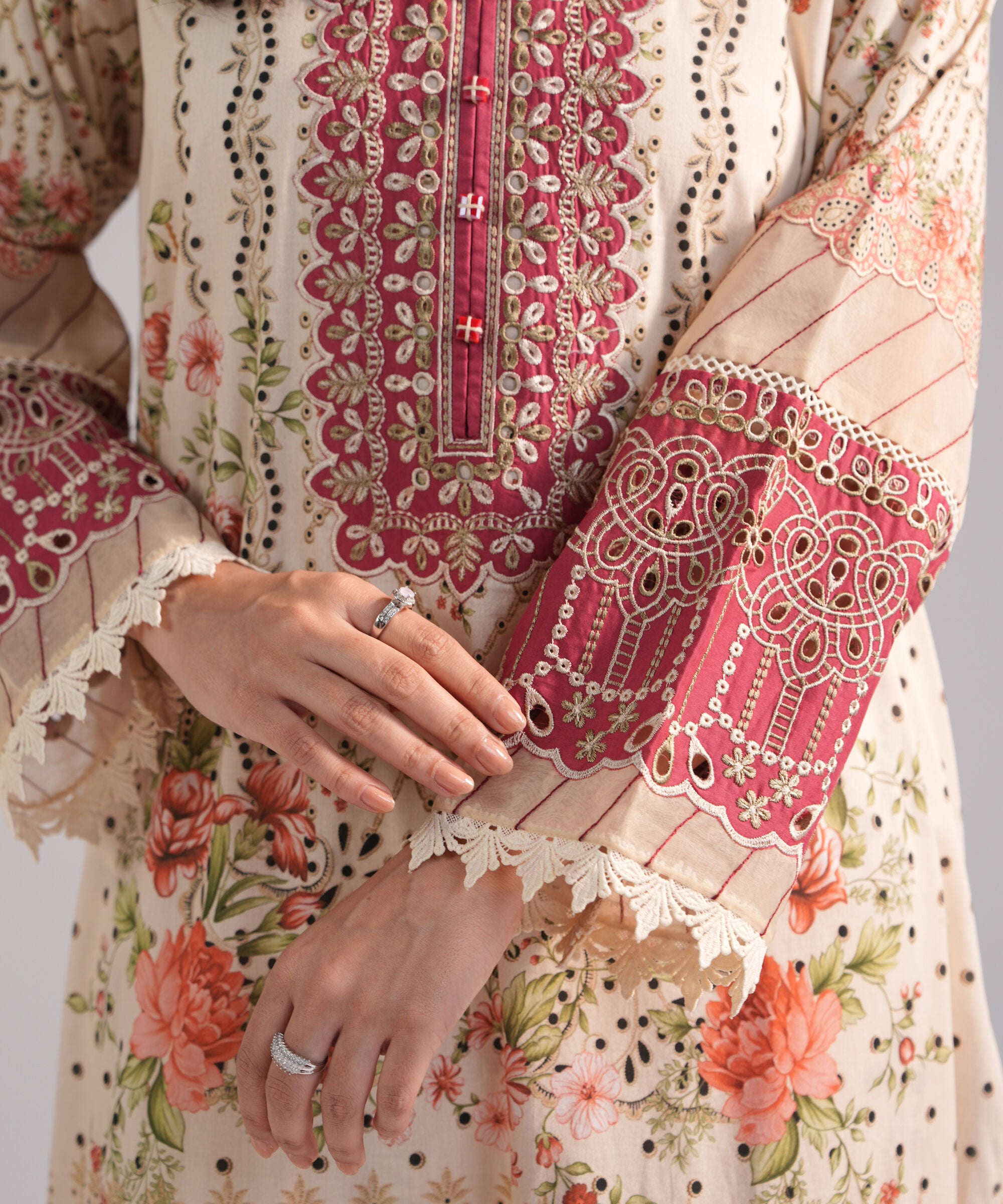 Sapphire 3 Piece Embroidered Suit Lawn
