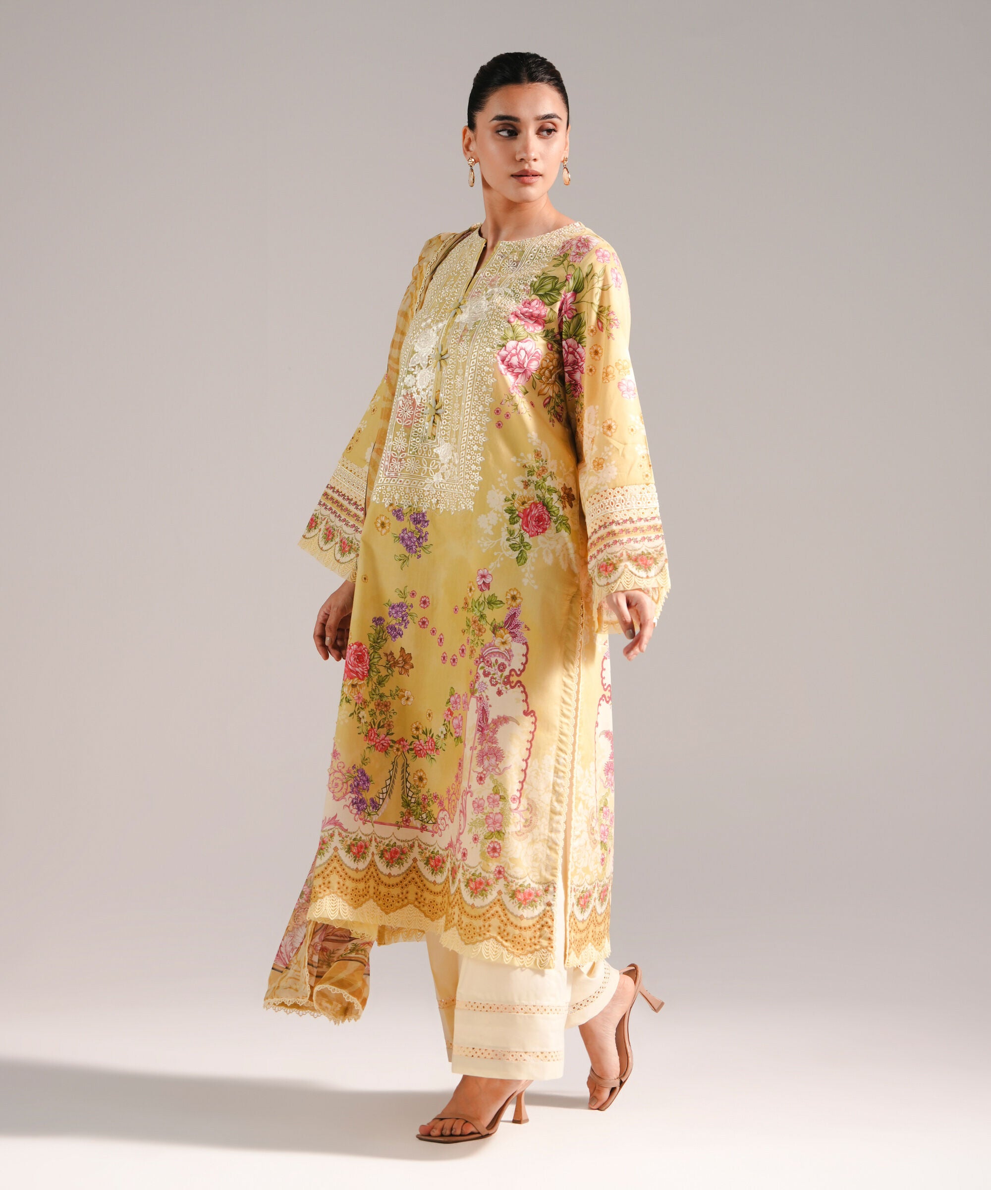 Sapphire 3 Piece Embroidered Lawn Suit