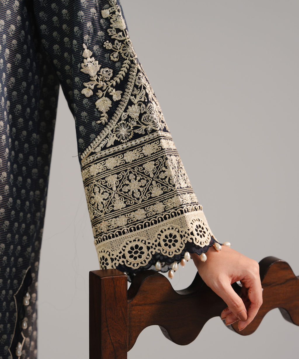 3 Piece - Embroidered Zari Lawn Suit
