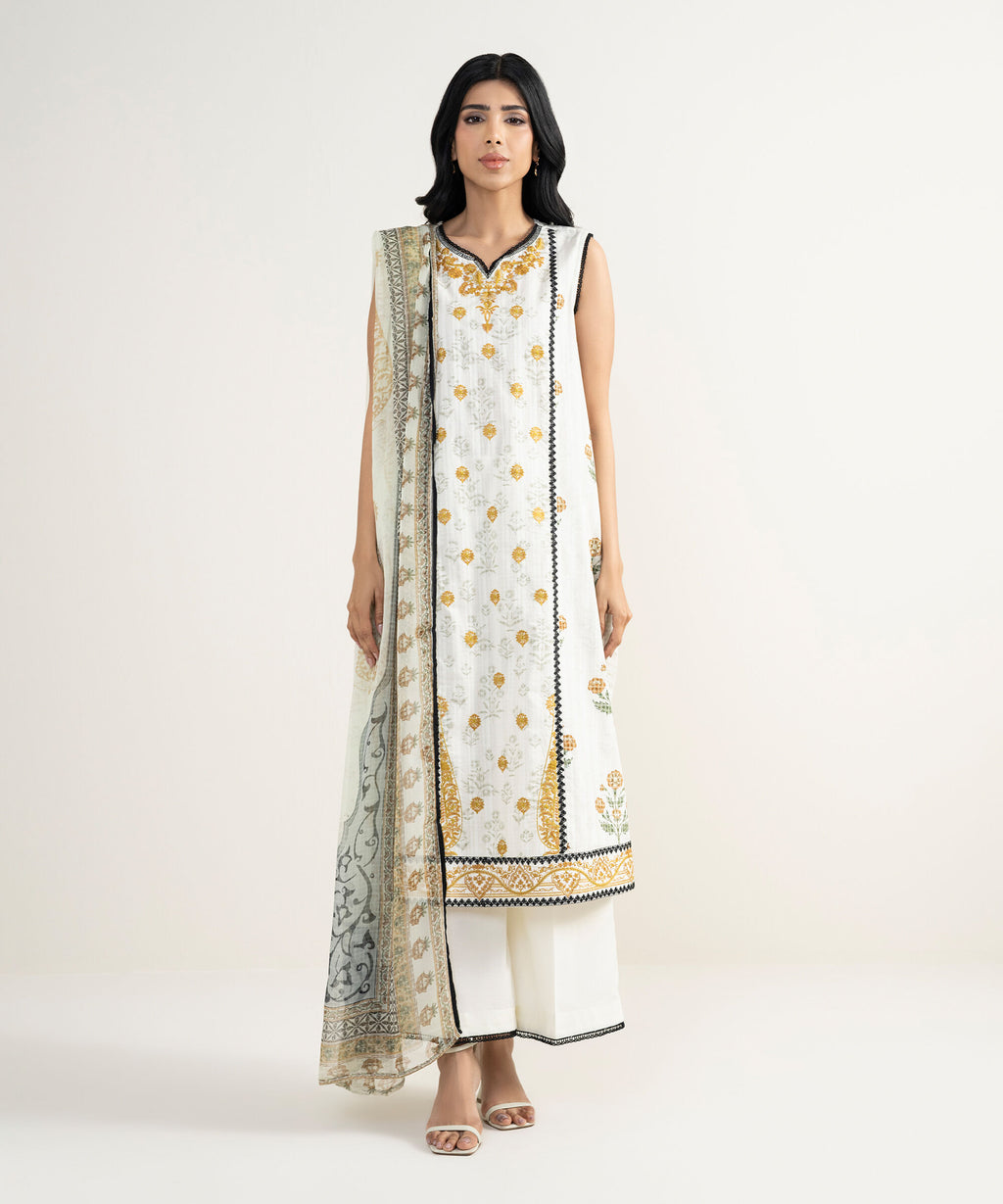 Sapphire 3 Piece - Embroidered Lawn Suit With sleeves