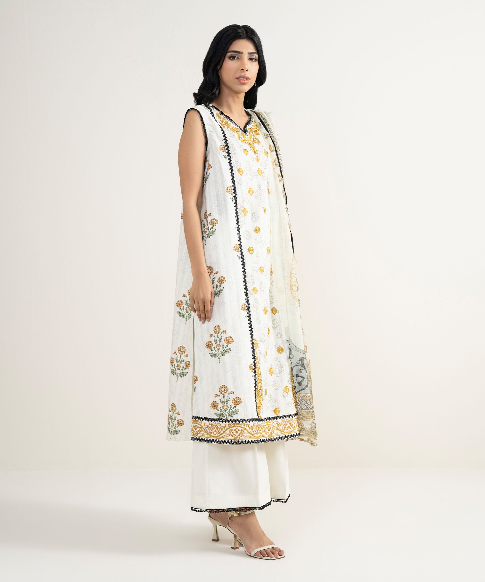 Sapphire 3 Piece - Embroidered Lawn Suit With sleeves