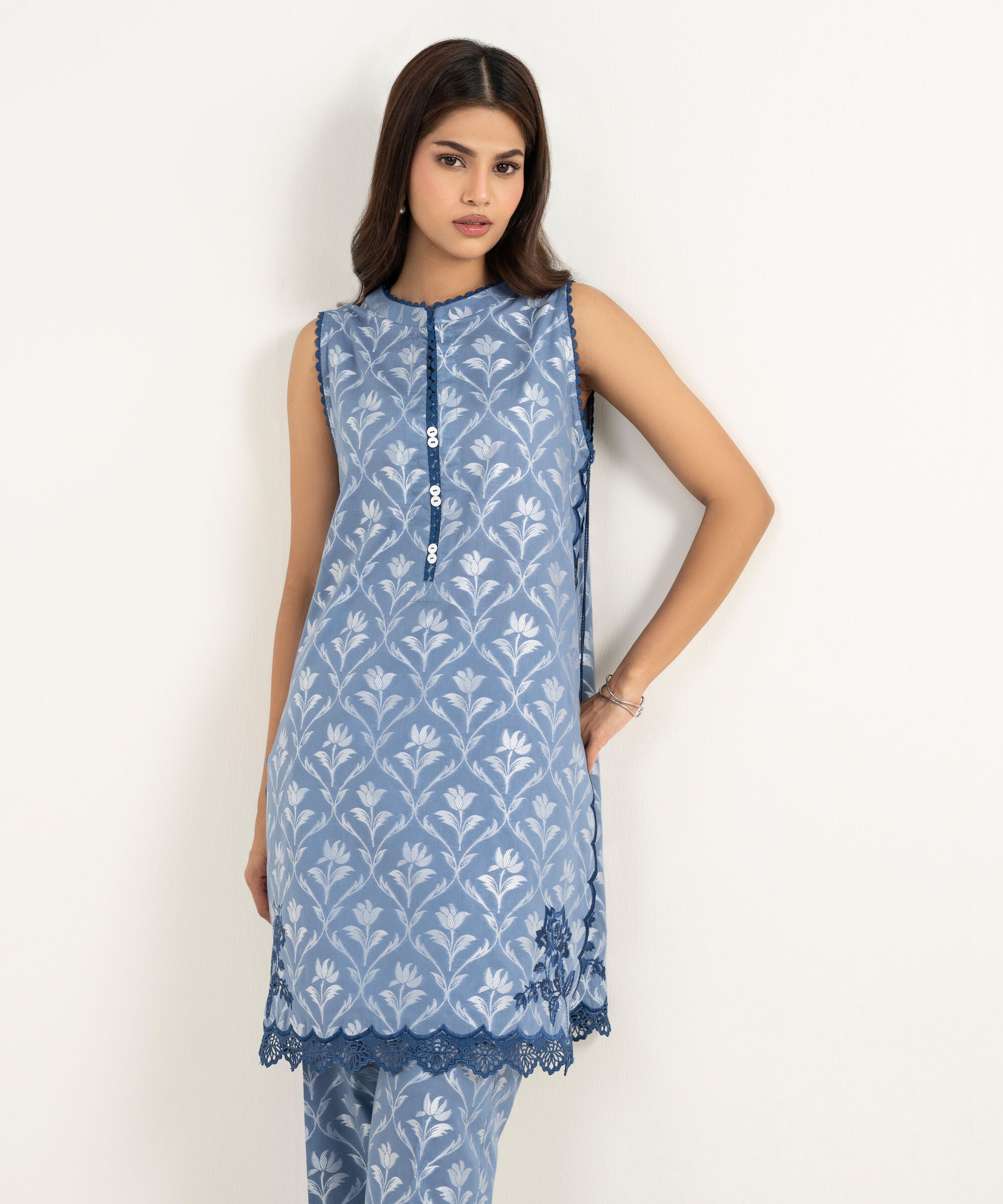 Sapphire 3 Piece Embroidered Lawn suit